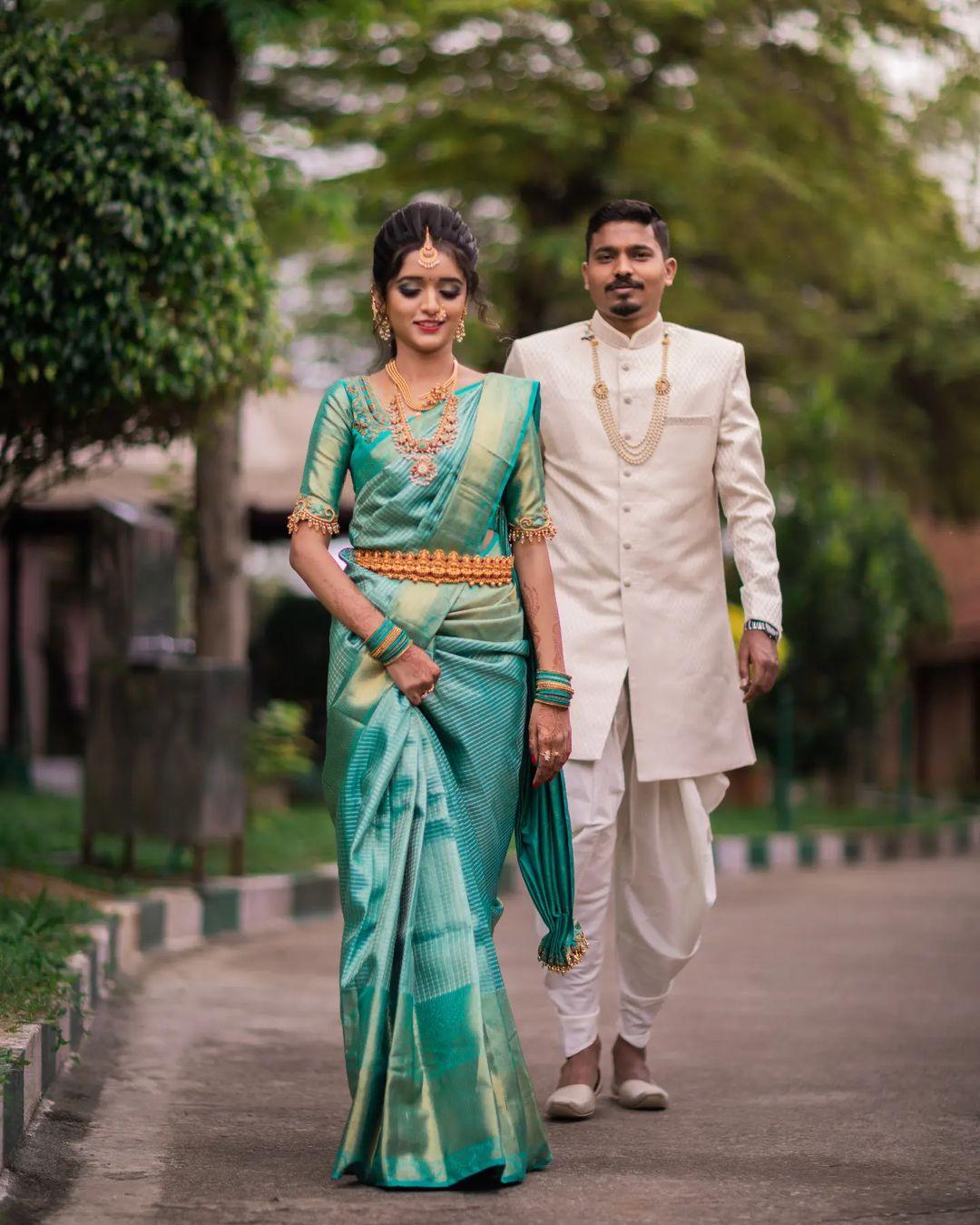 saree-photo-pose-with-groom