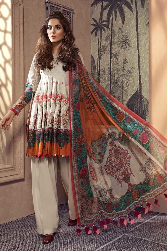 Latest Pakistani Salwar Suit Design Photos