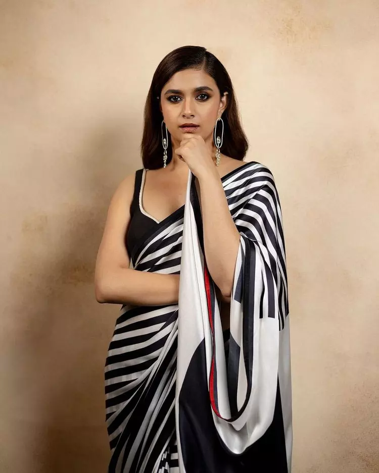 Black and White Saree Blouse Designs