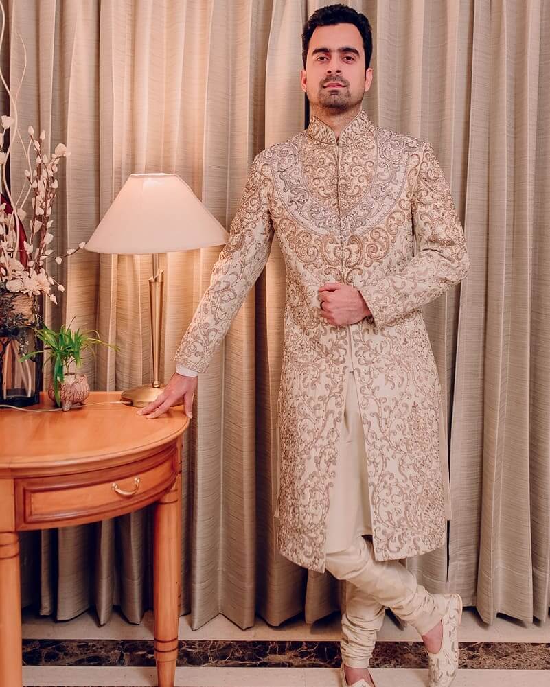 How to Select the Best Sherwani Design for Your Big Day